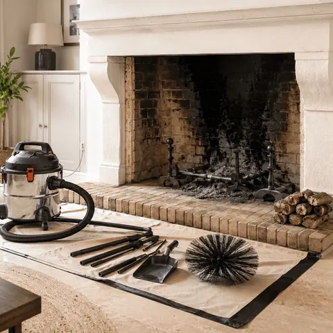 Ramonage foyer ouvert bois